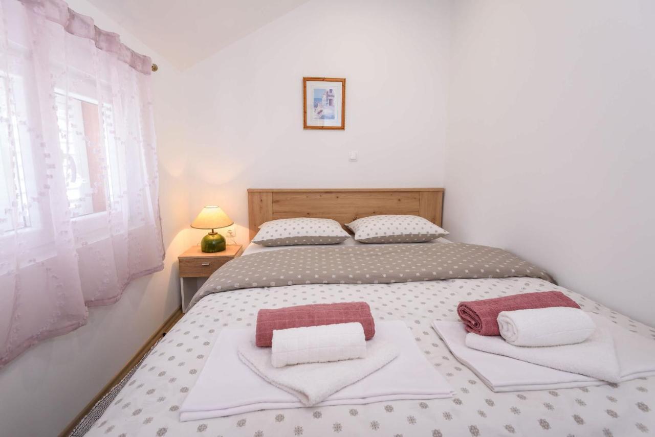 Bonaca Apartman Rogotin Kültér fotó