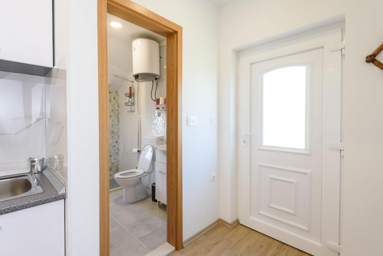 Bonaca Apartman Rogotin Kültér fotó