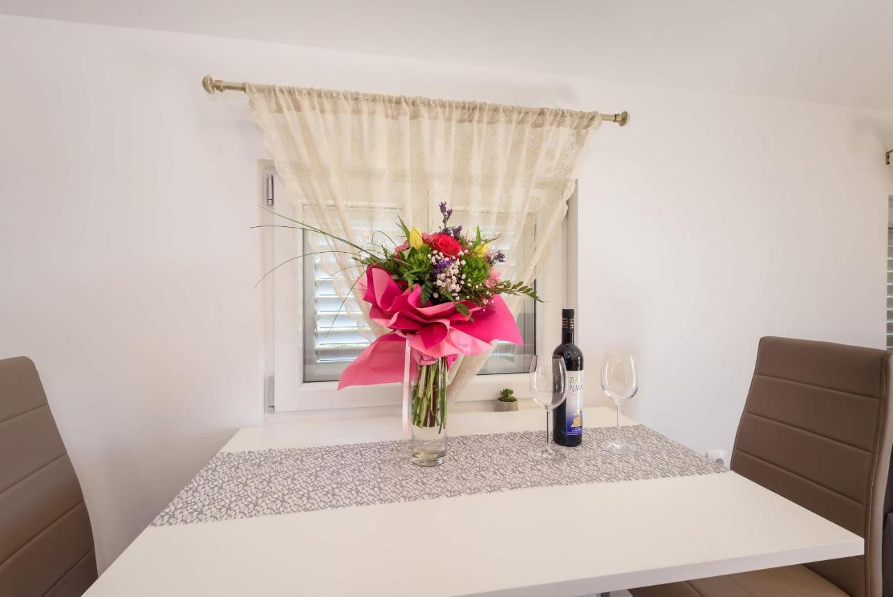 Bonaca Apartman Rogotin Kültér fotó