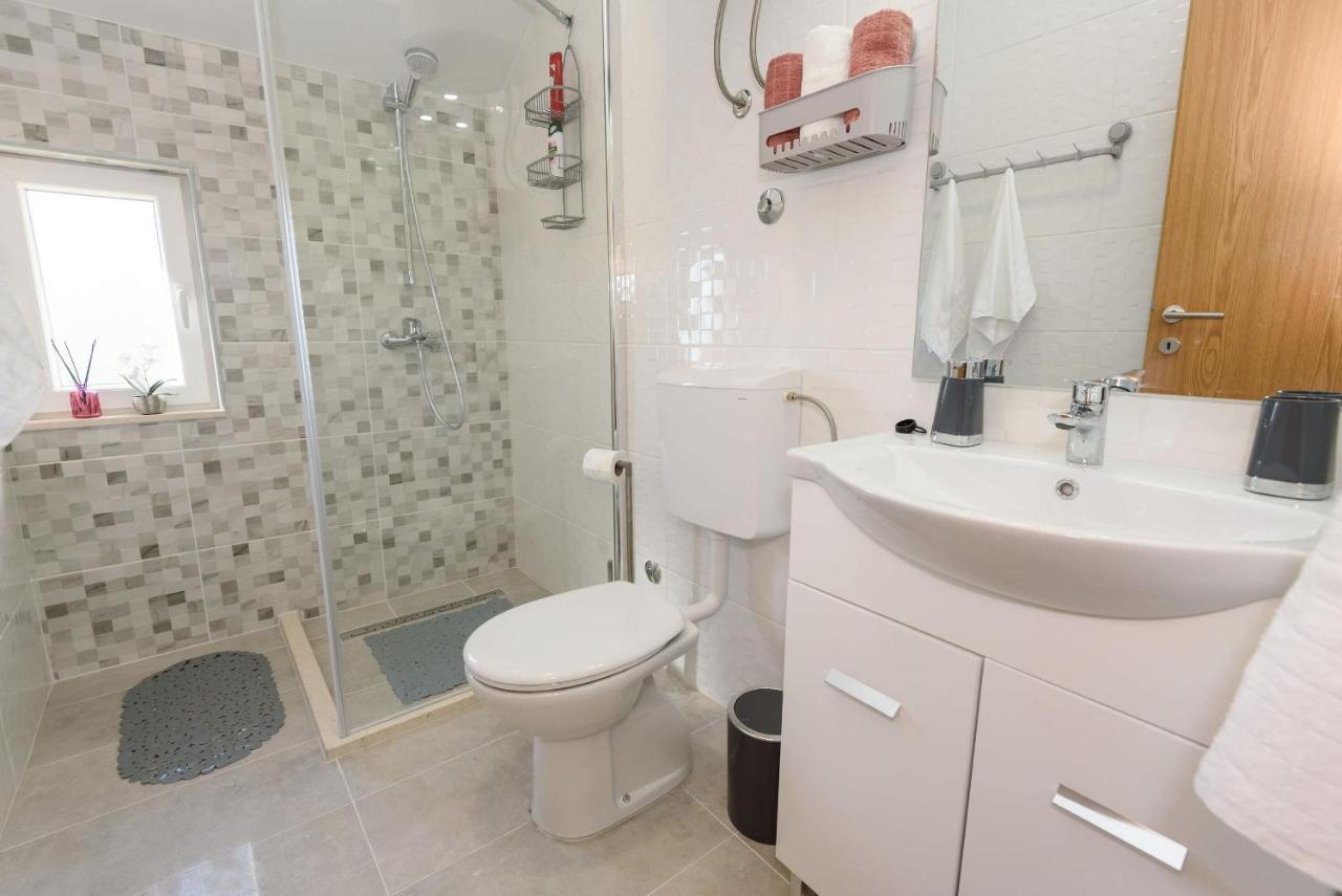 Bonaca Apartman Rogotin Kültér fotó