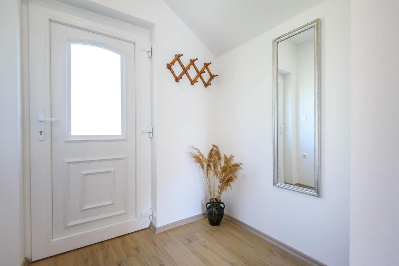Bonaca Apartman Rogotin Kültér fotó